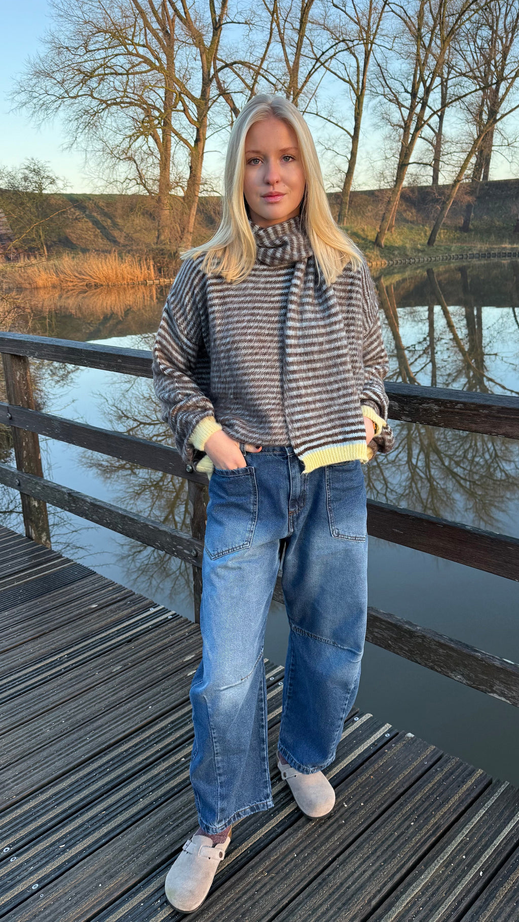 SUE trui met sjaal