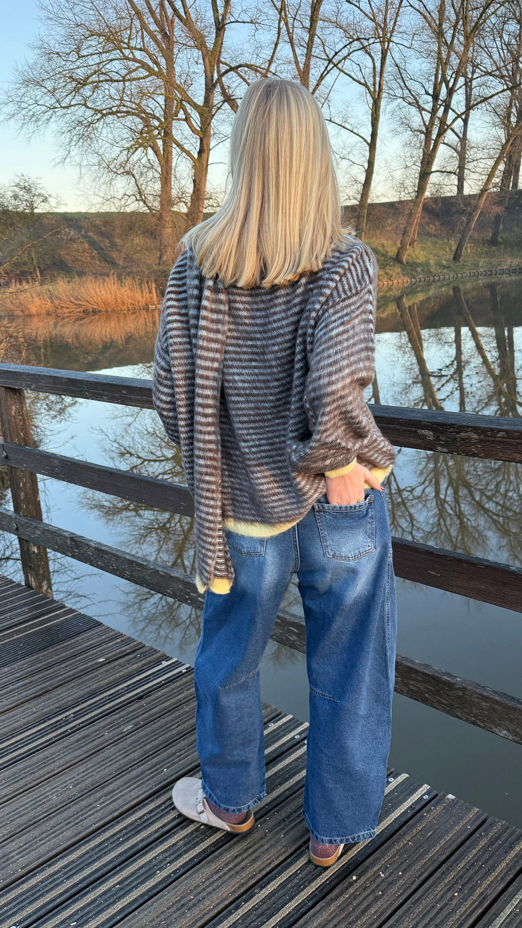 SUE trui met sjaal